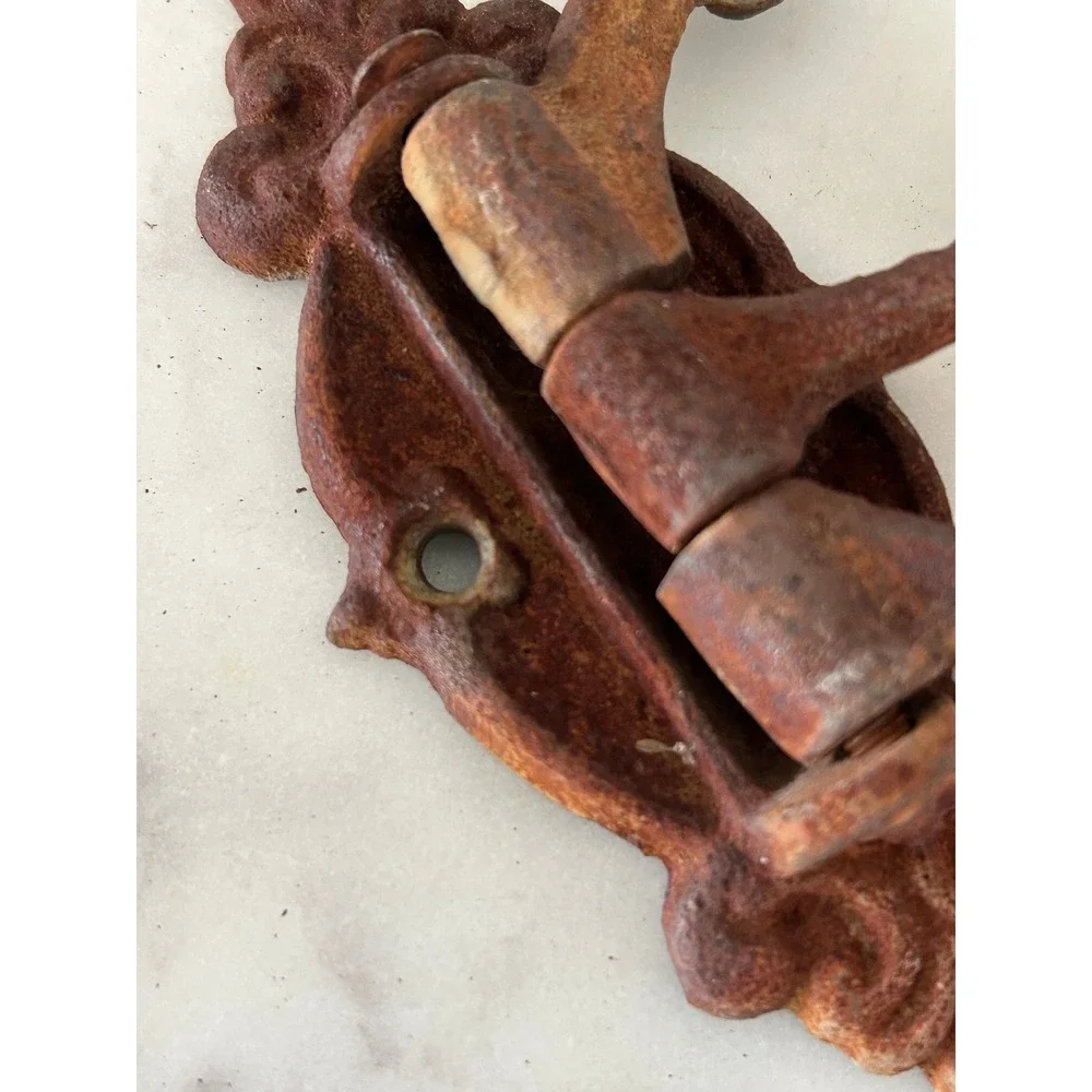 Unbranded antique swivel